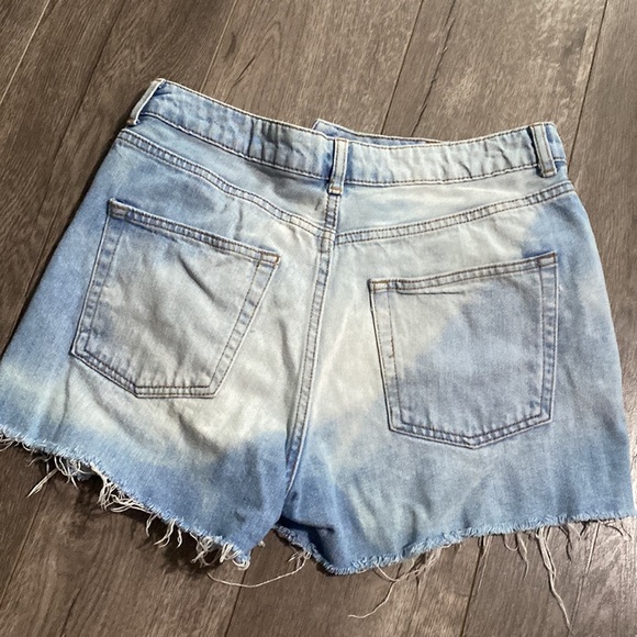 Topshop Distressed Denim Ripped Mom Shorts 8 - Picture 5 of 5